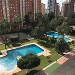 Recien Reformado Cerca De La Playa Con Dos Piscinas Y Pista De Tenis. Benidorm