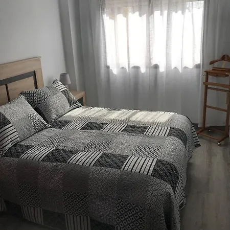 Recien Reformado Cerca De La Playa Con Dos Piscinas Y Pista De Tenis. Daire *
